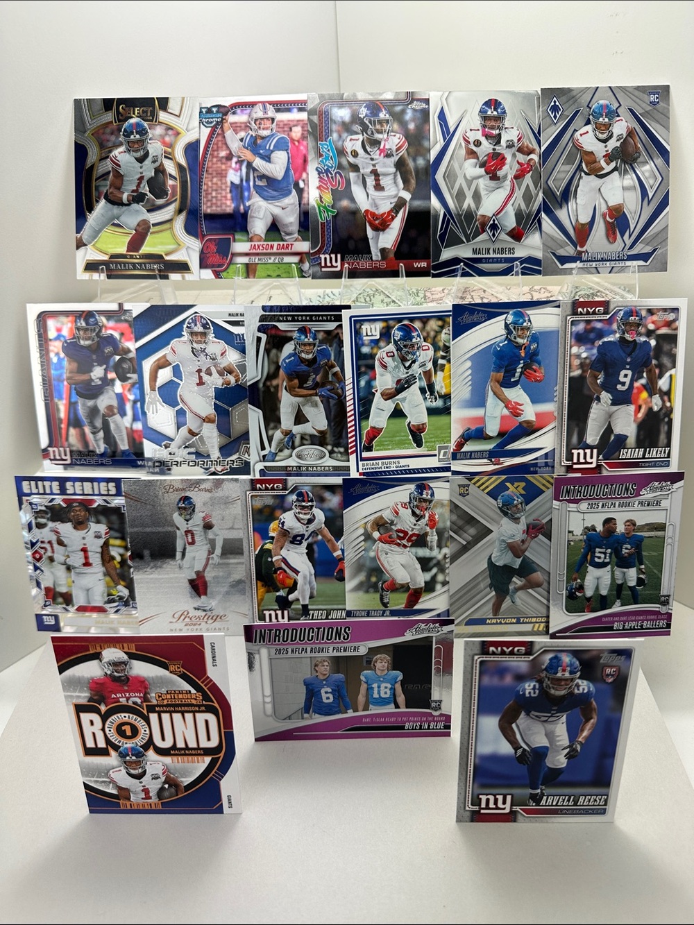 Malik Nabers/Jaxson Dart/Arvell Reese/Thibodeaux rookies Burns Giants lot of 20